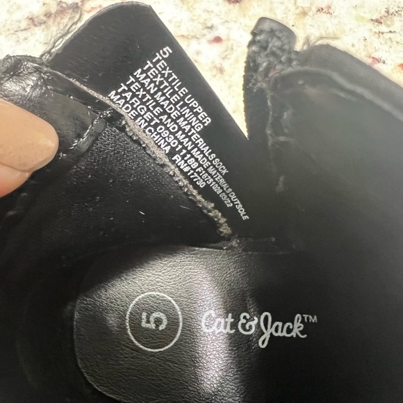 Cat & Jack - Girls Black ankle booties - Size 5T - Picture 3 of 4